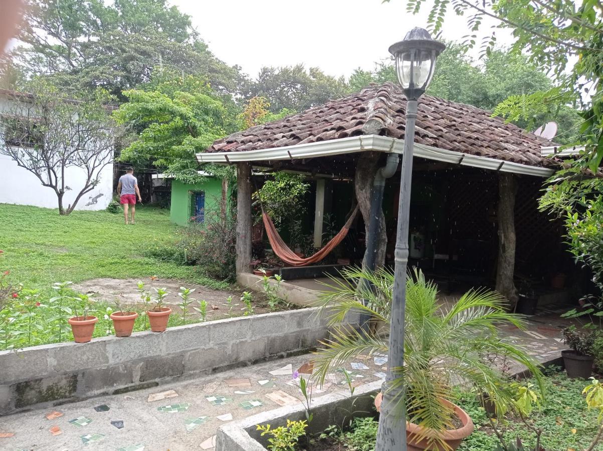 Loren'S House Moyogalpa Exterior photo