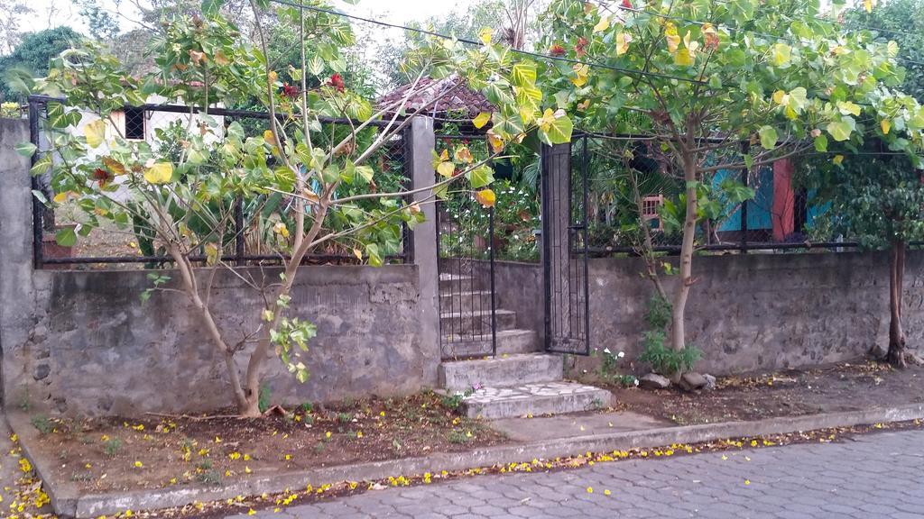 Loren'S House Moyogalpa Exterior photo
